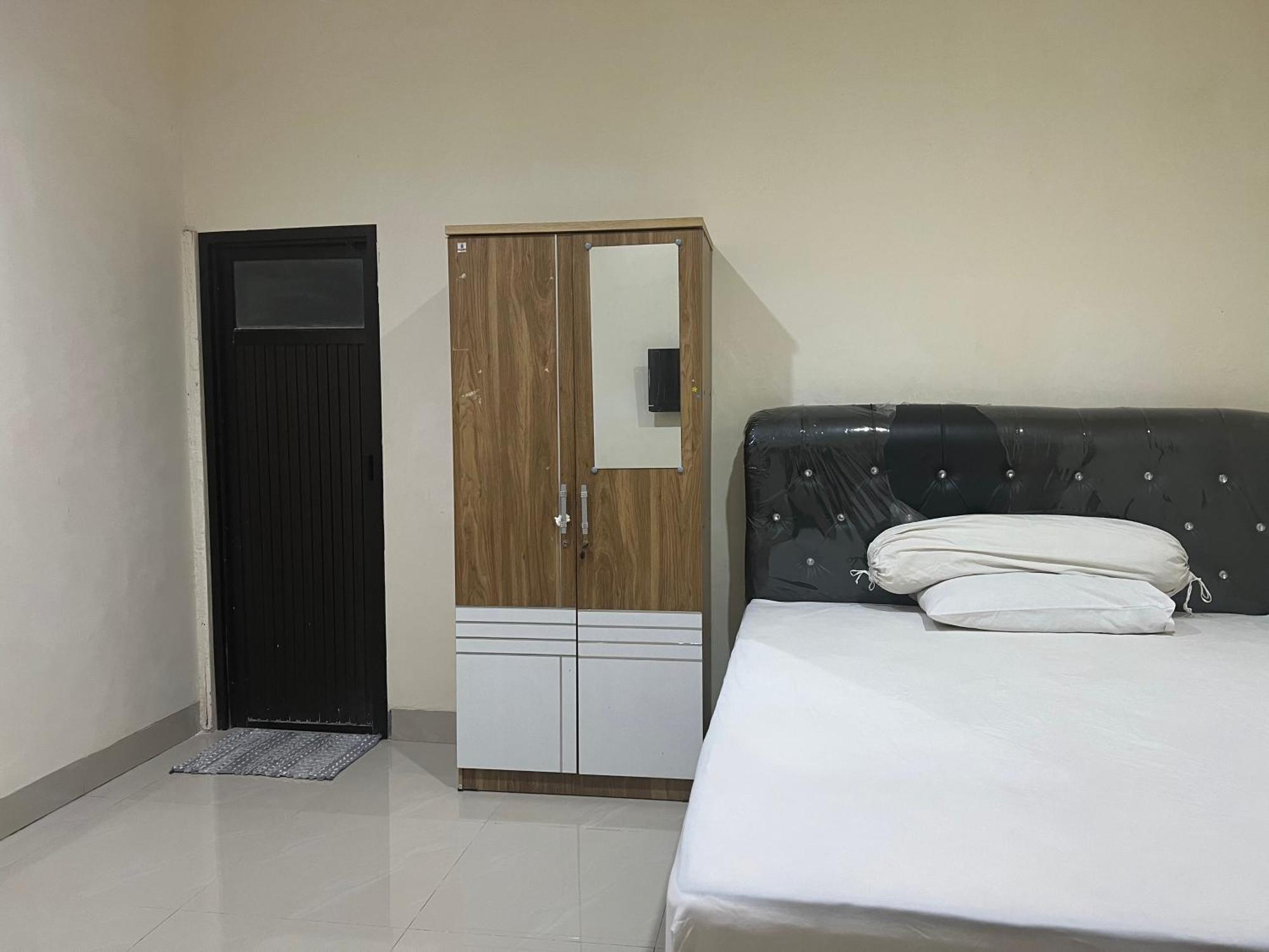 Spot On 93022 Anugrah Syariah Hotel Makassar